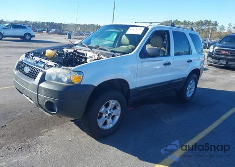 2005 Ford Escape Xlt from USA, damaged, VIN 1FMYU03165KB24227